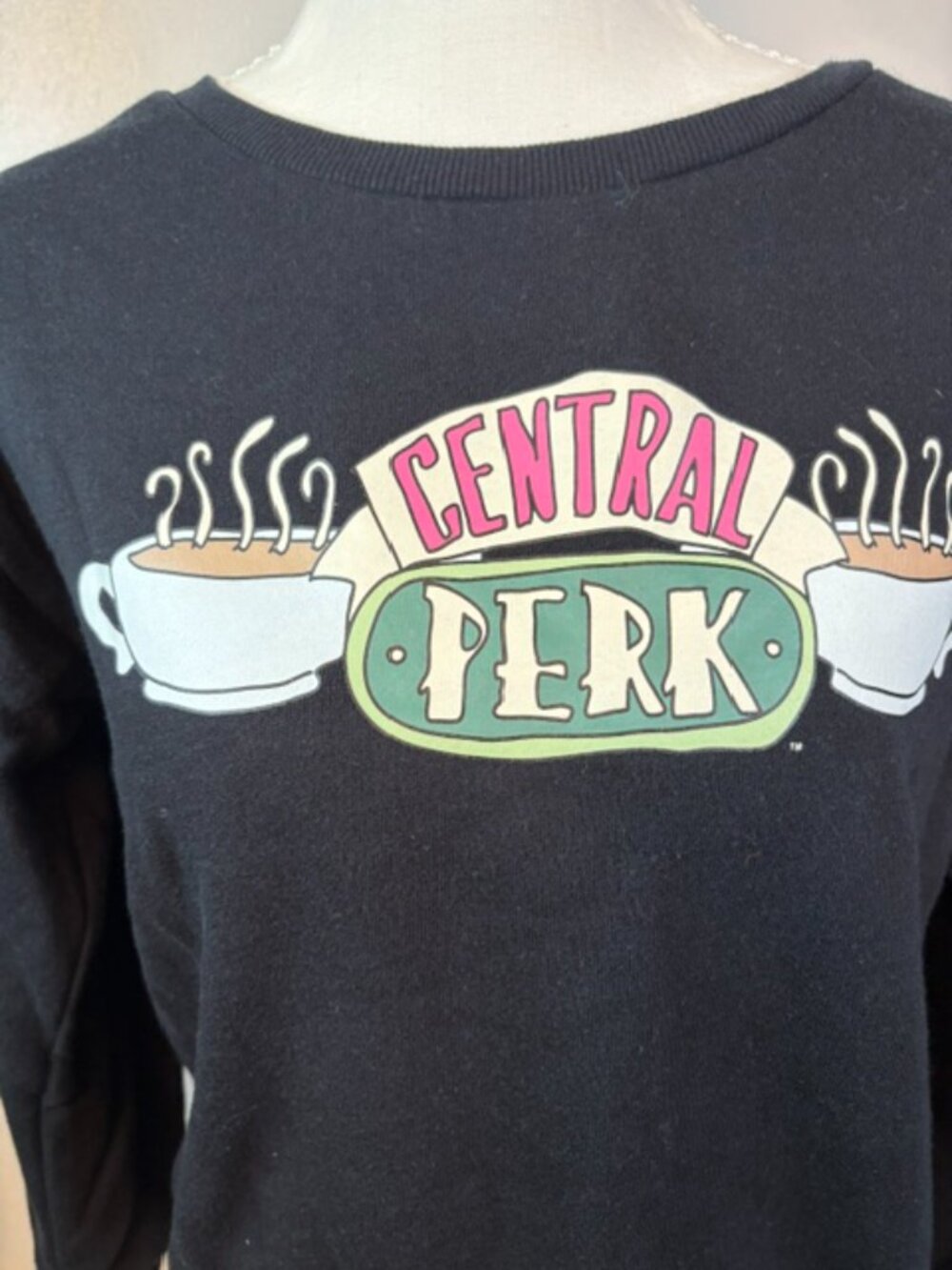 FRIENDS central park Black Crop sweatshirt - Picture 2 of 8